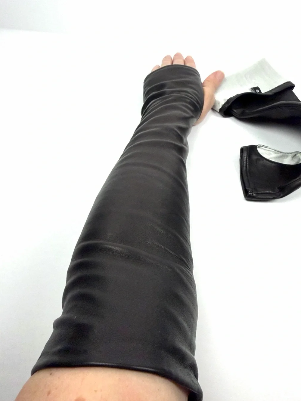 Hilts Willard Long Leather Fingerless Gloves Above Elbow Silk Lined M Black